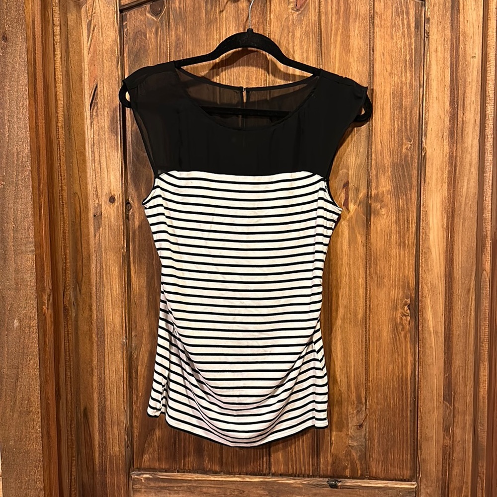 Women’s medium White House, Black market sleeveless top